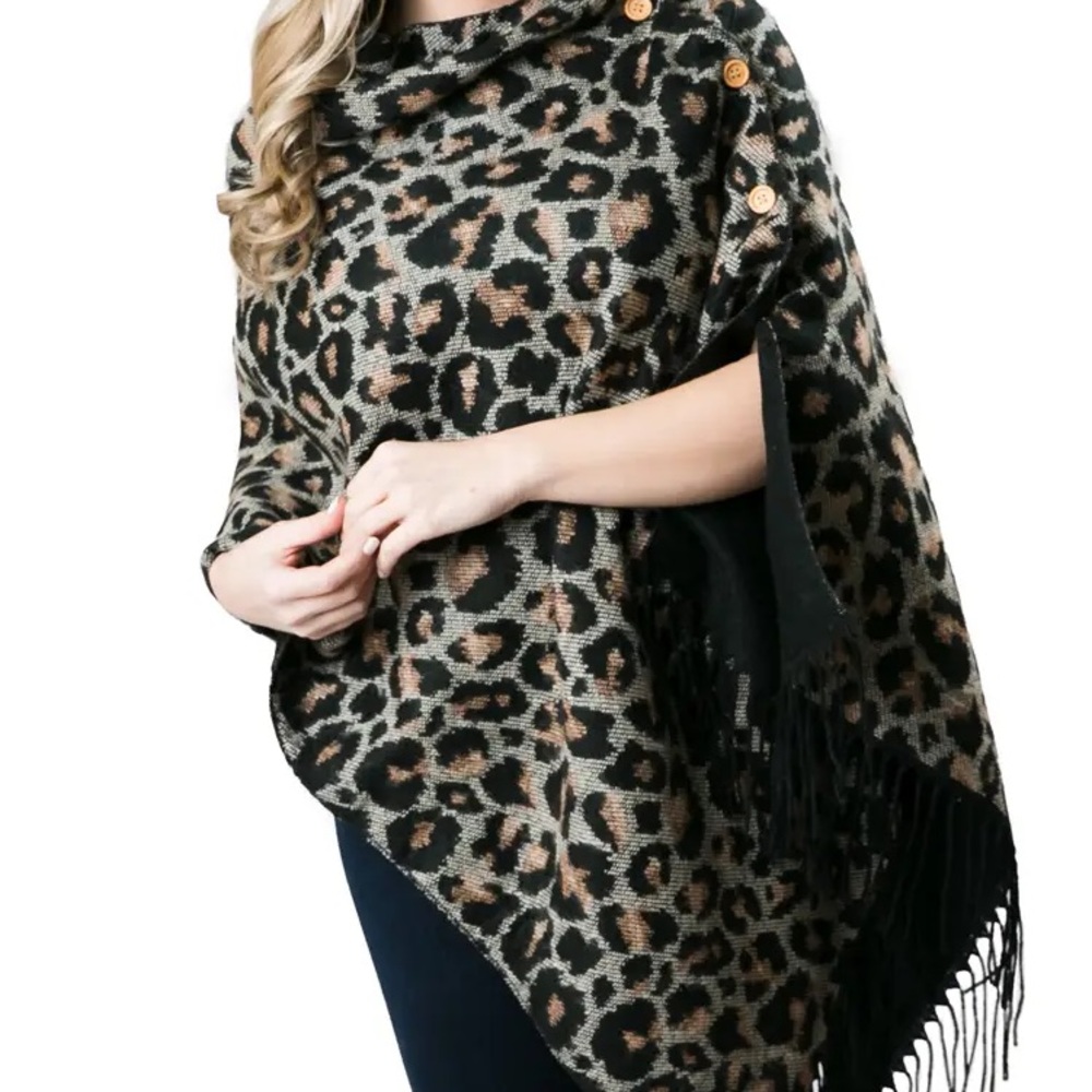 3-in-1 Reversible Wrap in Cheetah